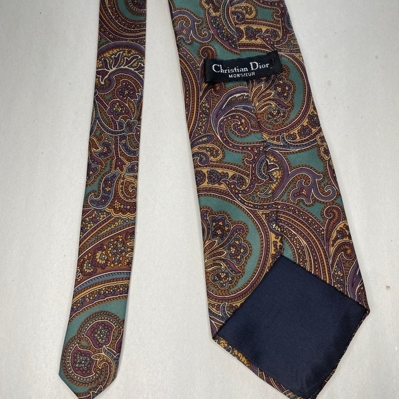 Christian Dior silk tie luxury wardrobe essential for office or dinner out - Picture 6 of 7